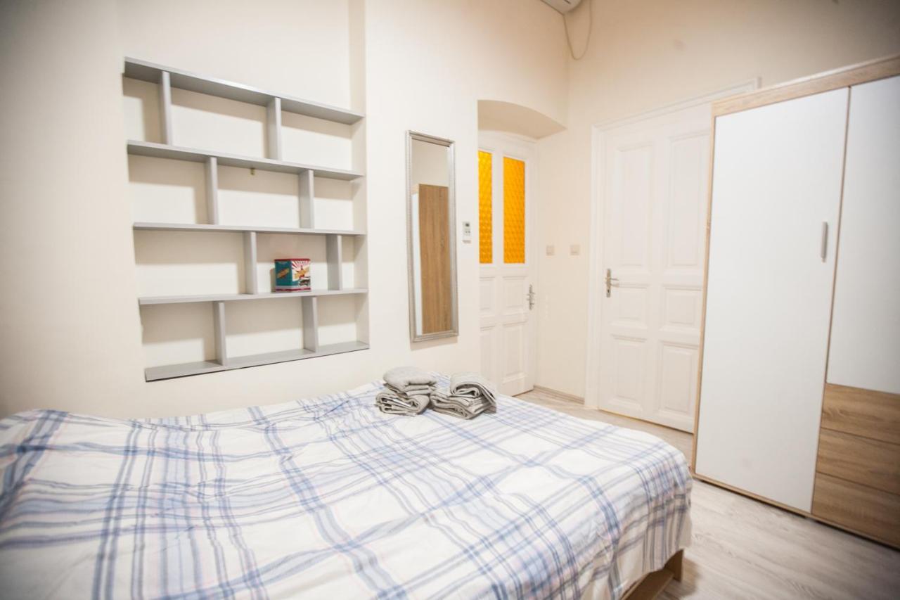 Best Of Guest House By Small Home Boedapest Buitenkant foto