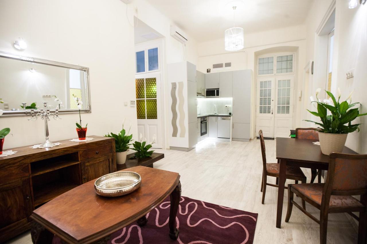 Best Of Guest House By Small Home Boedapest Buitenkant foto