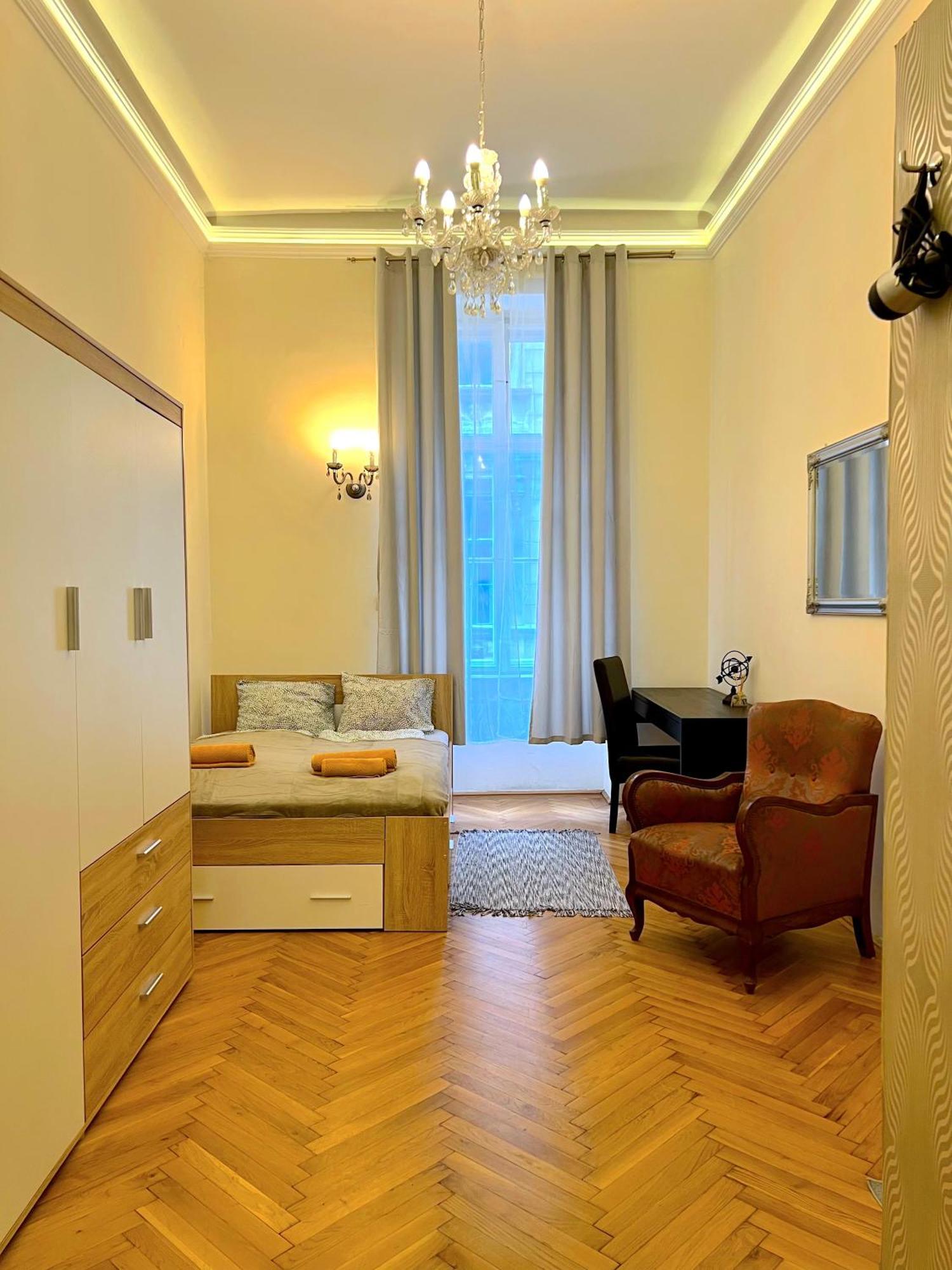 Best Of Guest House By Small Home Boedapest Buitenkant foto