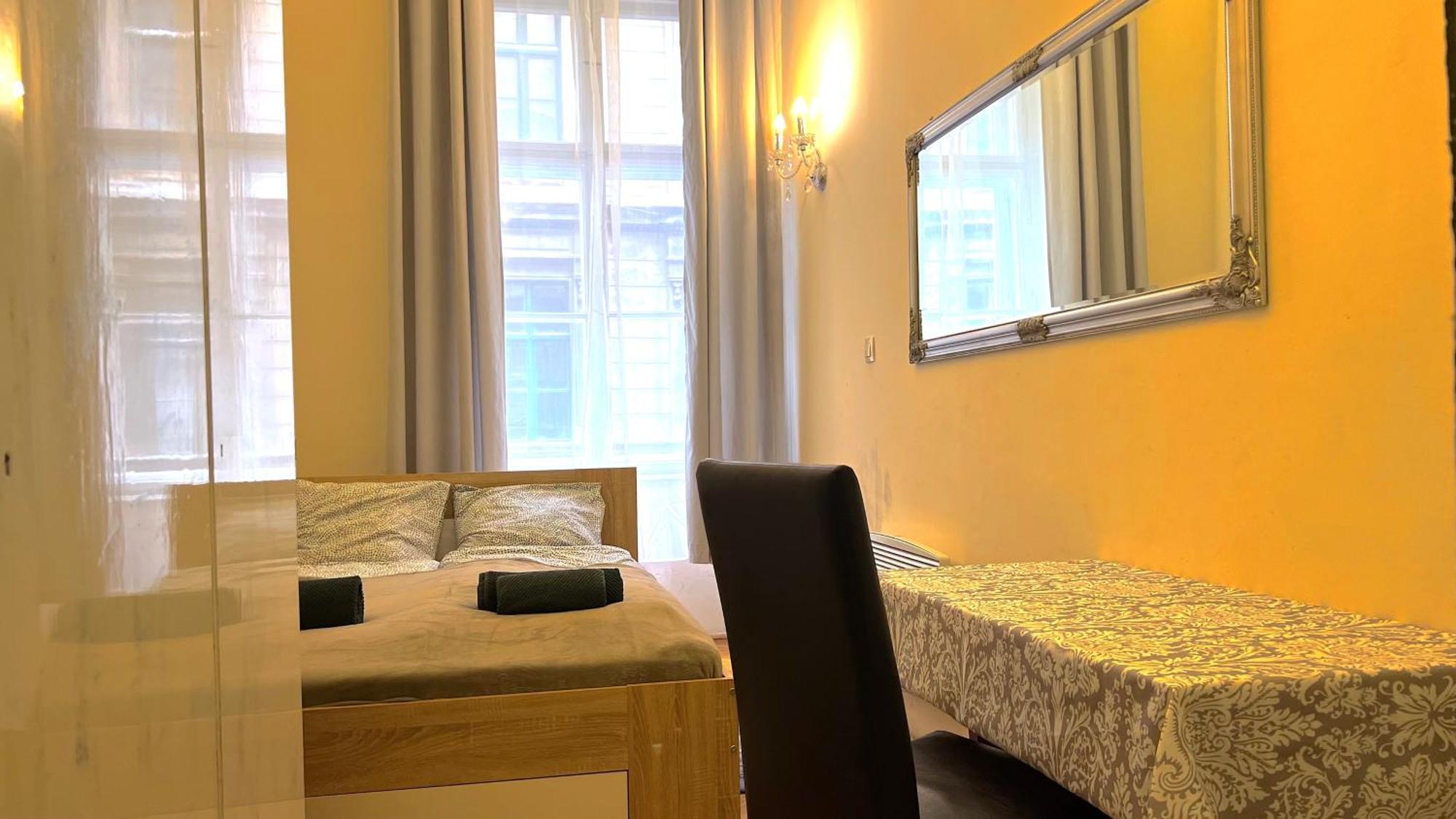 Best Of Guest House By Small Home Boedapest Buitenkant foto