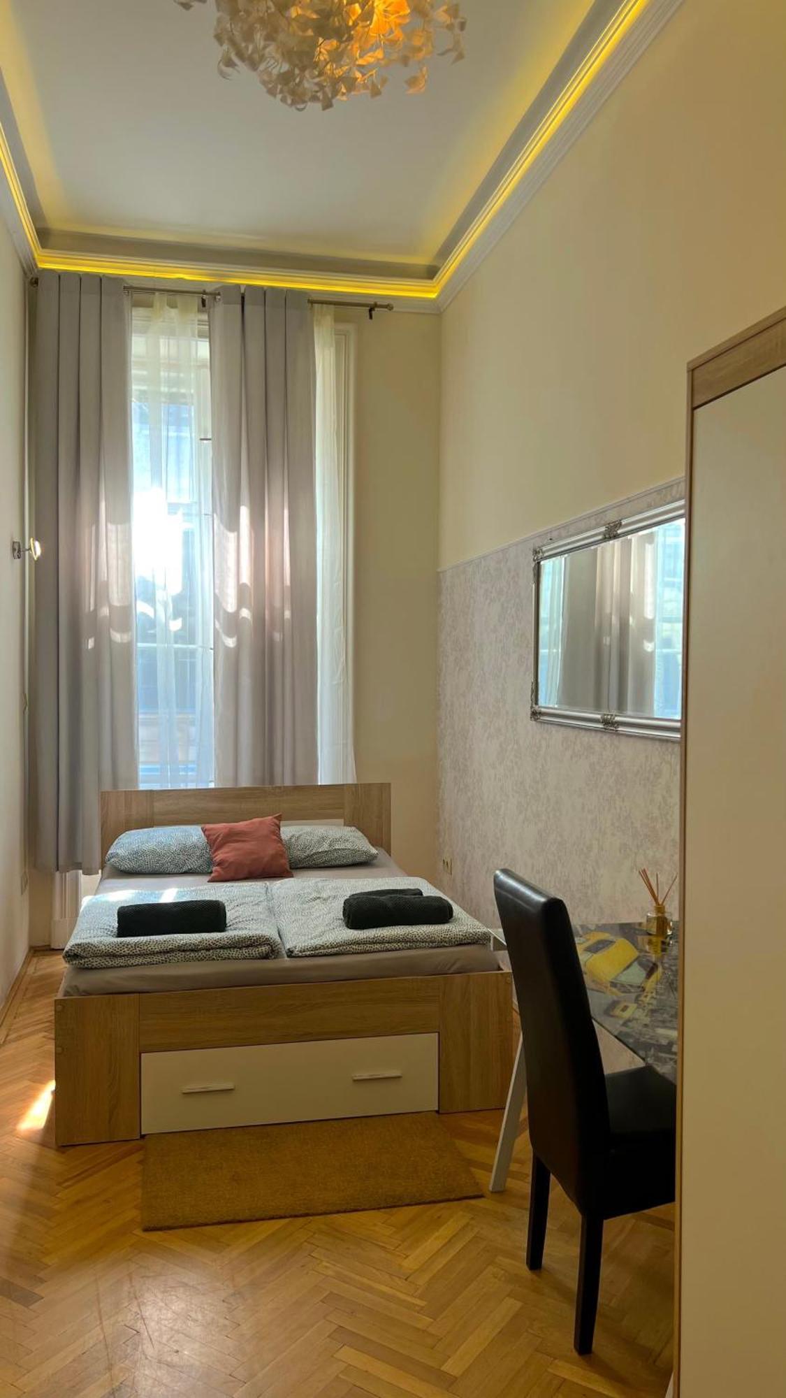Best Of Guest House By Small Home Boedapest Buitenkant foto