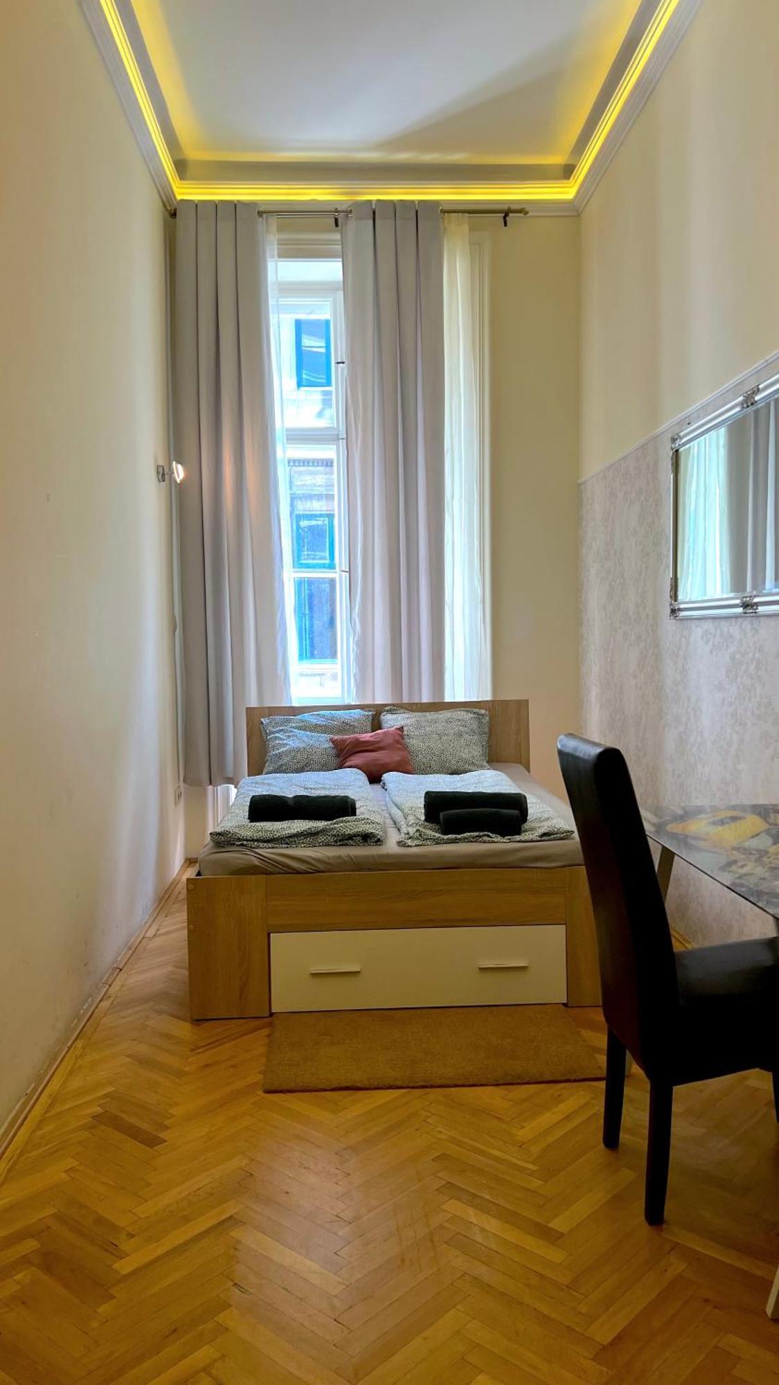 Best Of Guest House By Small Home Boedapest Buitenkant foto