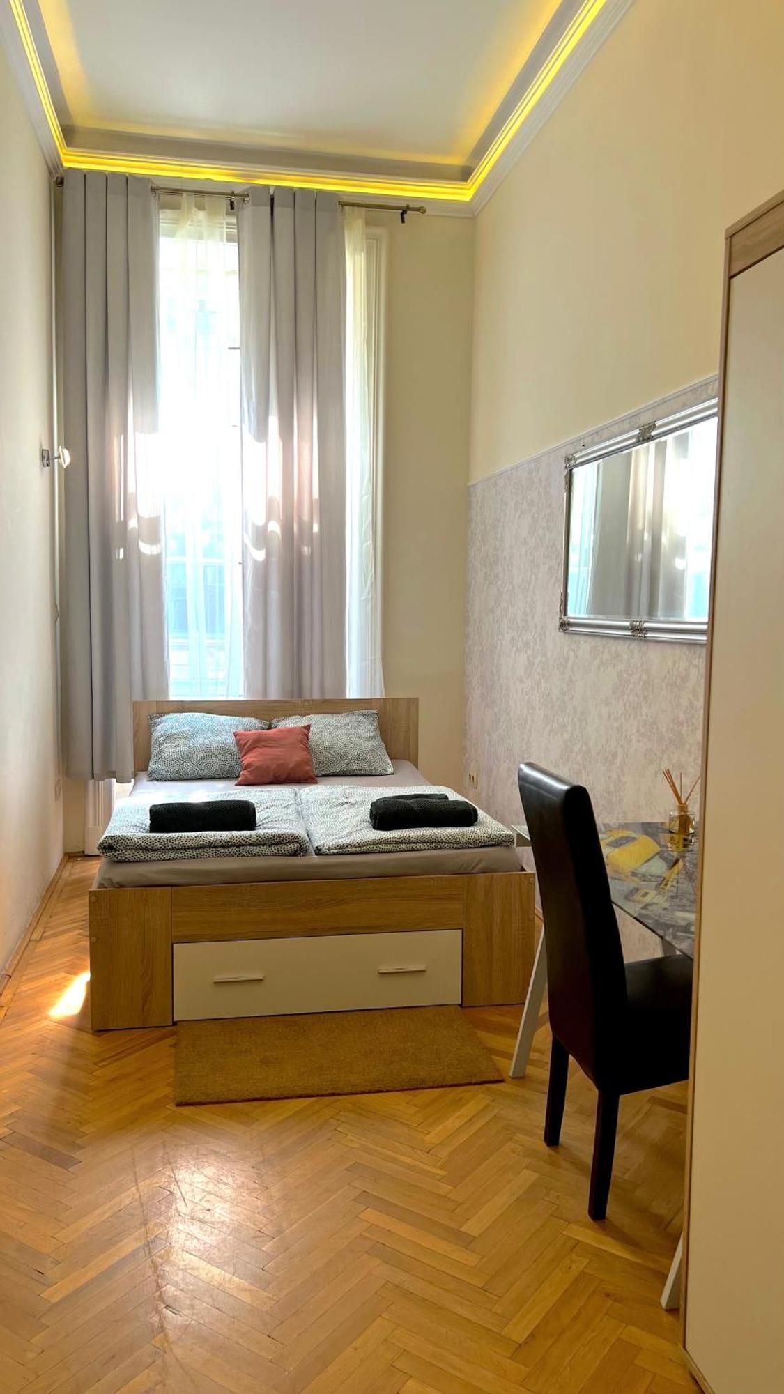 Best Of Guest House By Small Home Boedapest Buitenkant foto