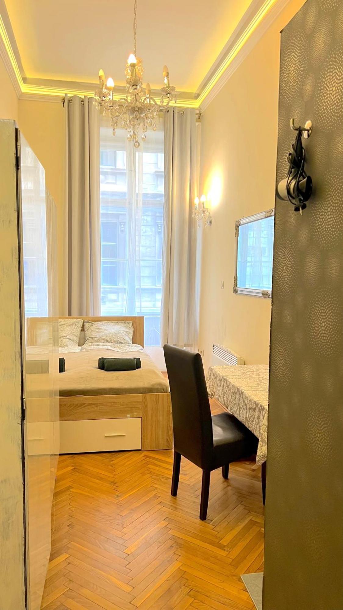Best Of Guest House By Small Home Boedapest Buitenkant foto