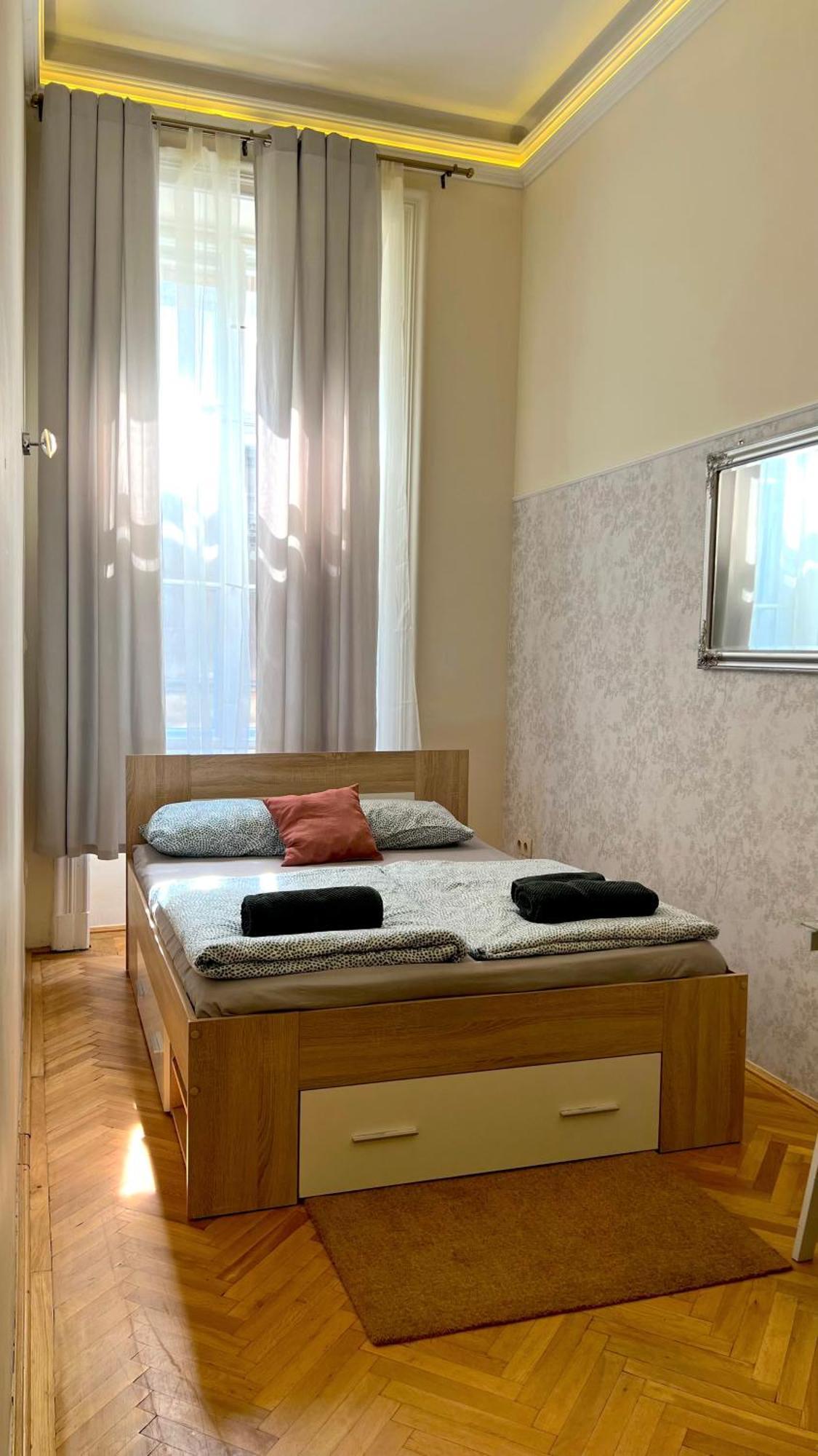 Best Of Guest House By Small Home Boedapest Buitenkant foto